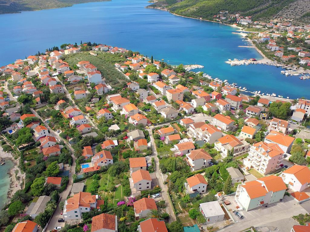 Apartments Kairos Seget Vranjica Esterno foto