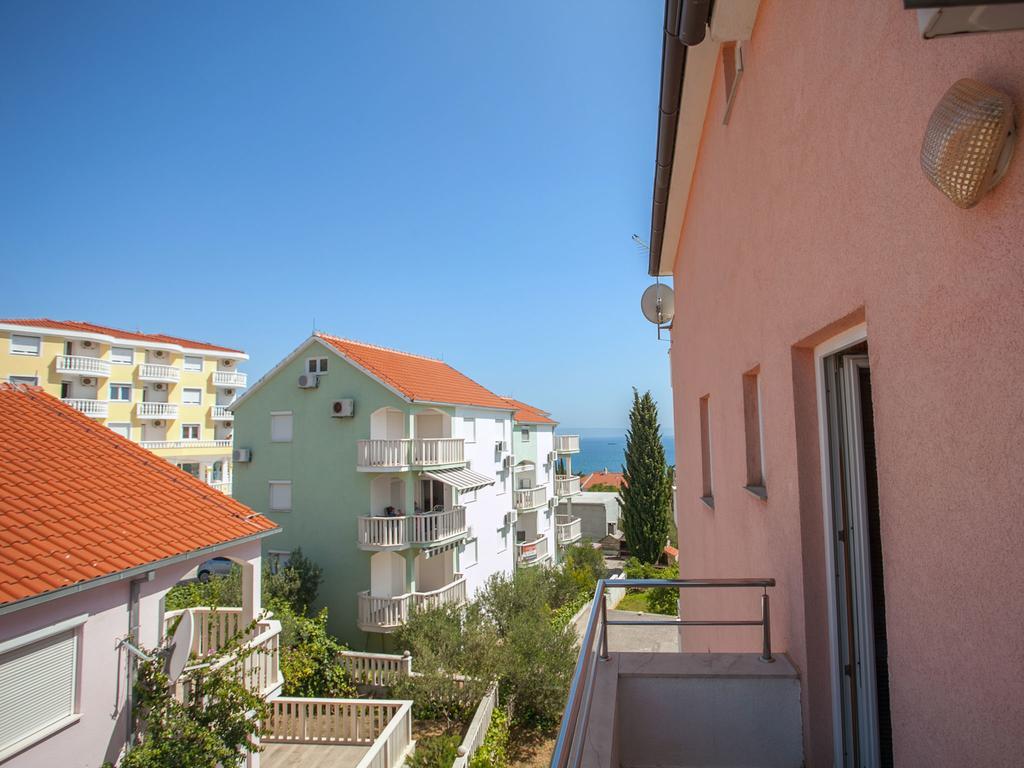Apartments Kairos Seget Vranjica Esterno foto